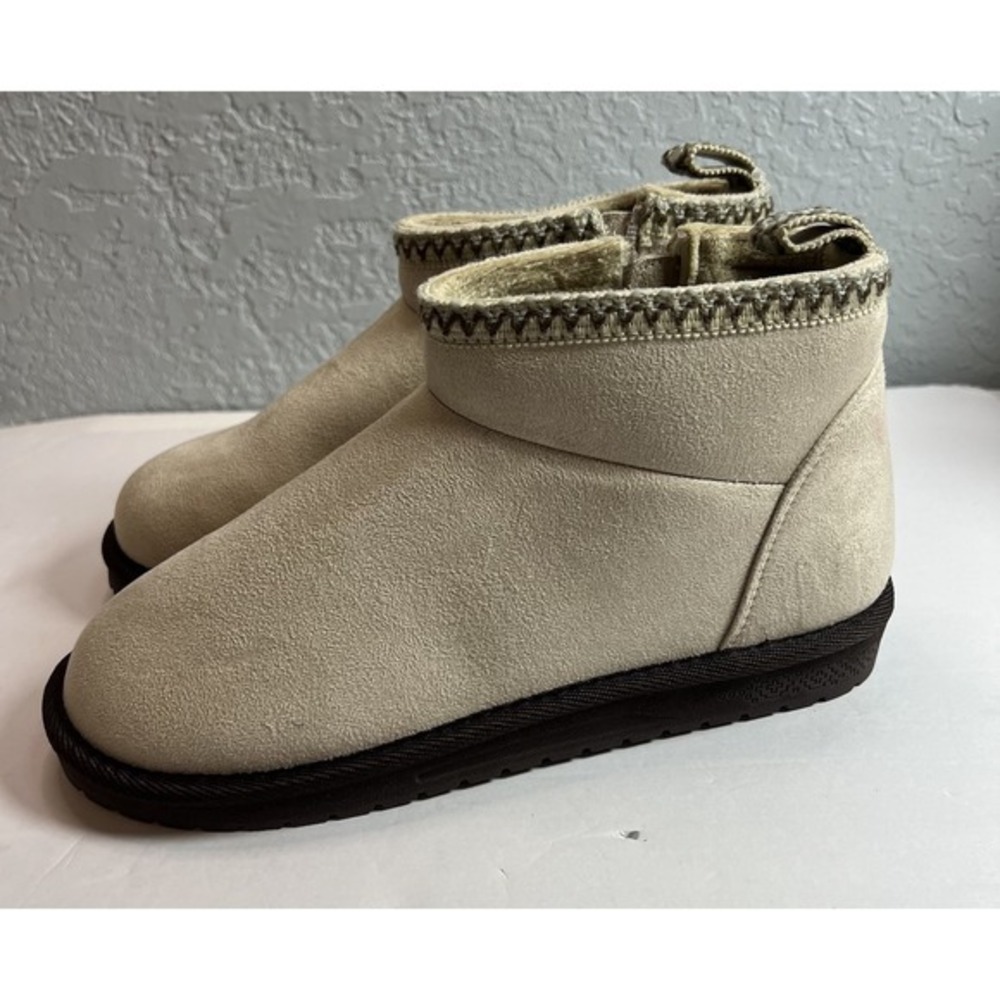 MUK LUKS Larissa Faux Suede‎ Boot Women's Boot 8 US - Stone NWT